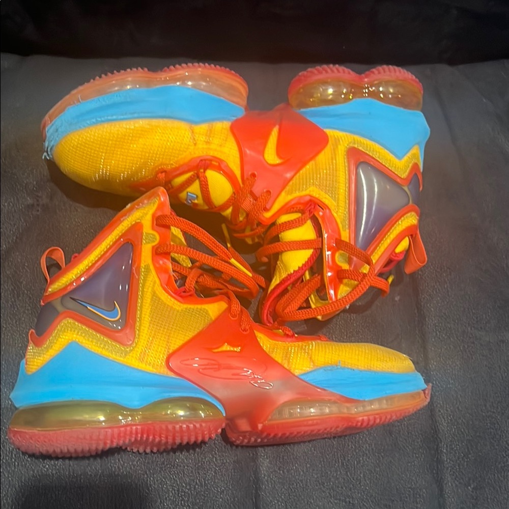 Lebron basketball shoes